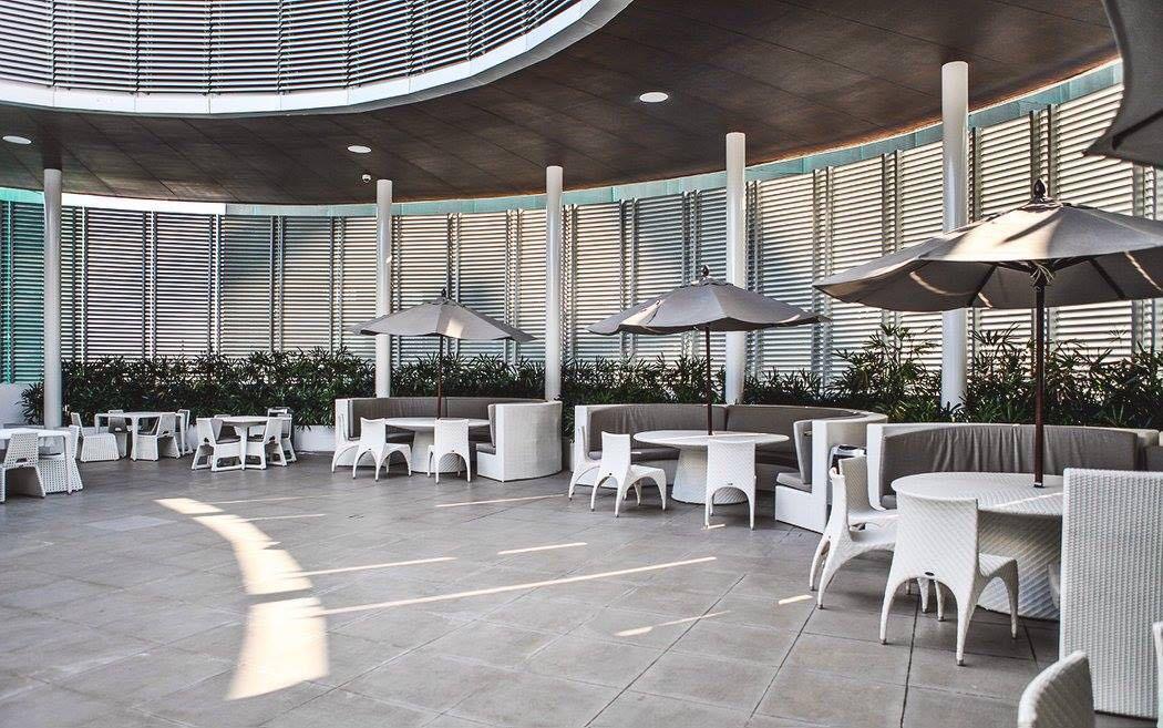 Azure Urban Beach Resort Manila By Radlett Exteriör bild