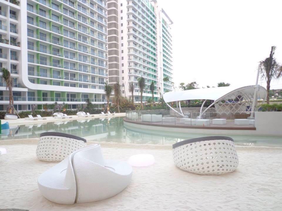 Azure Urban Beach Resort Manila By Radlett Exteriör bild