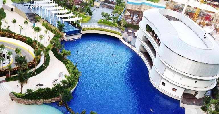 Azure Urban Beach Resort Manila By Radlett Exteriör bild
