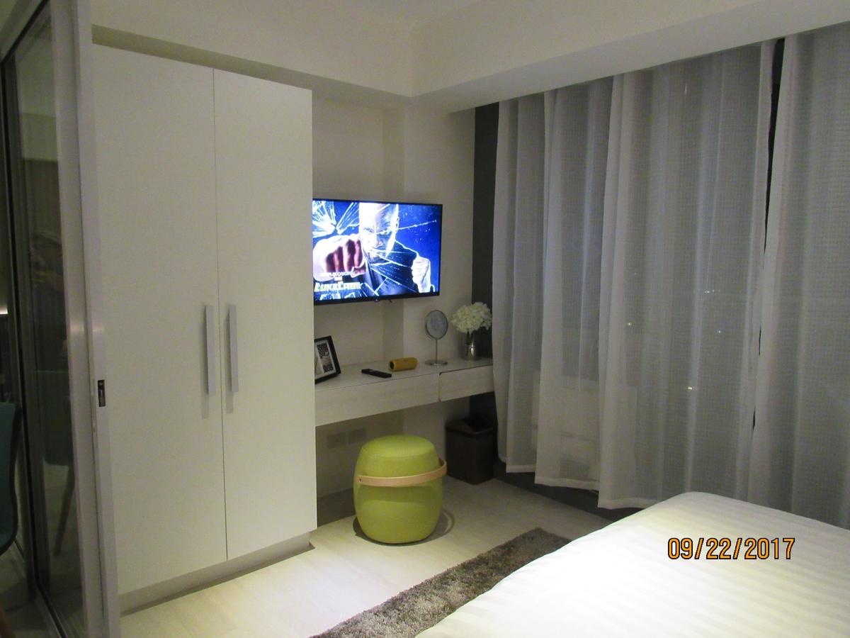 Azure Urban Beach Resort Manila By Radlett Exteriör bild