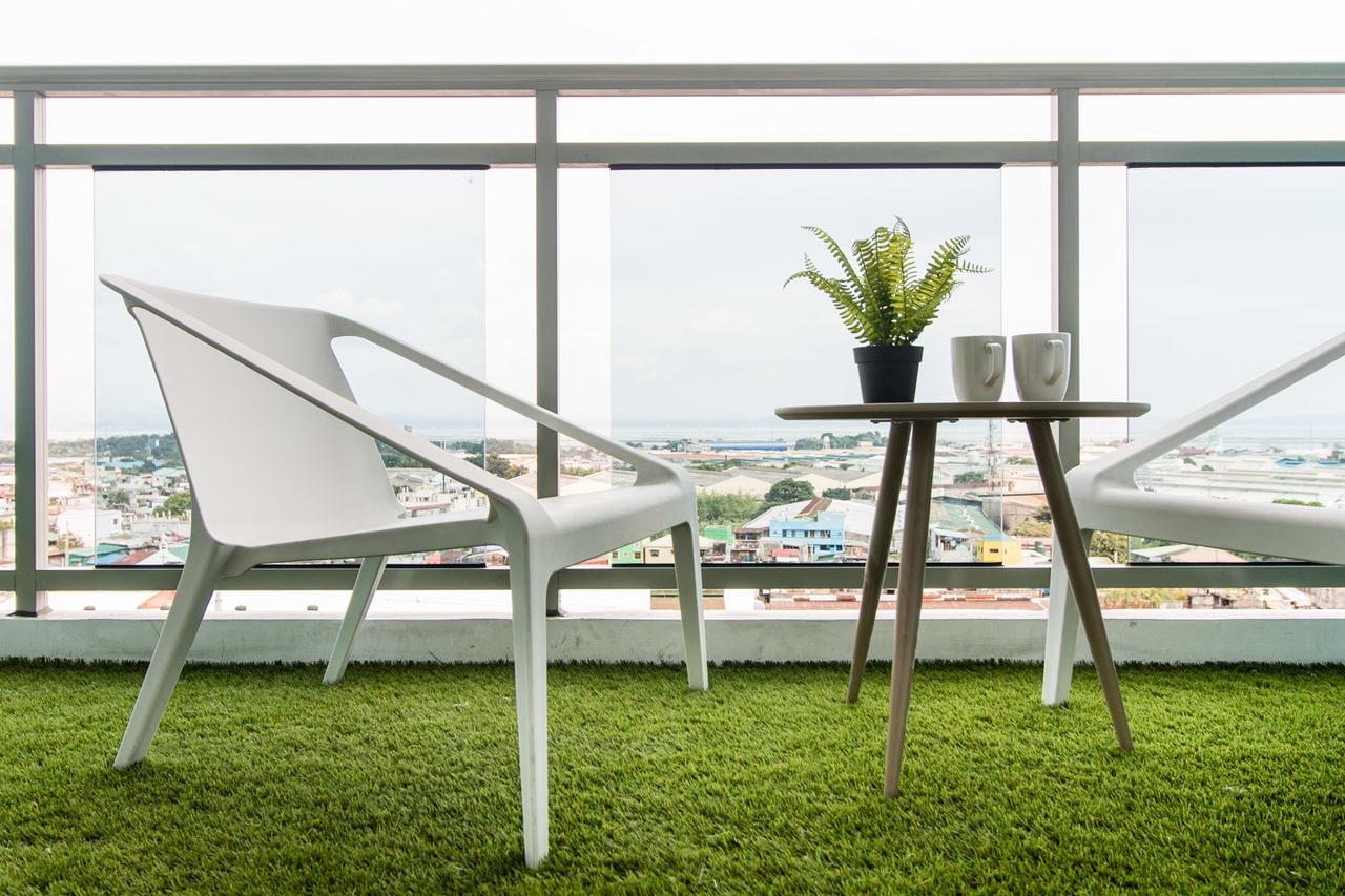 Azure Urban Beach Resort Manila By Radlett Exteriör bild